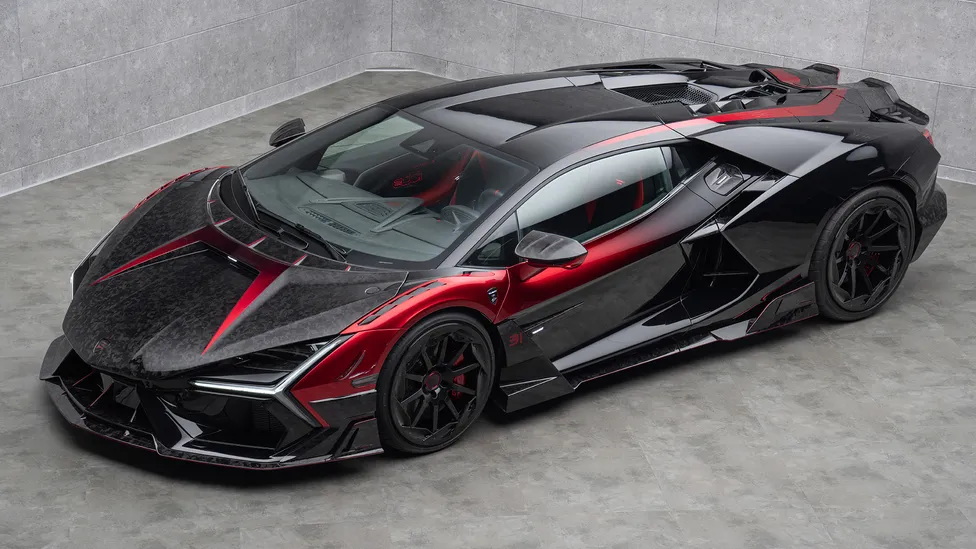 Mansory Revuelto pro Ocona: 1 055 bhp a mramorovaný karbon