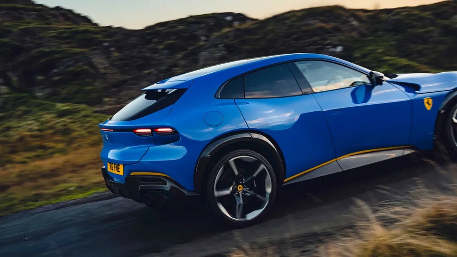 galerie: DBX S vs Purosangue